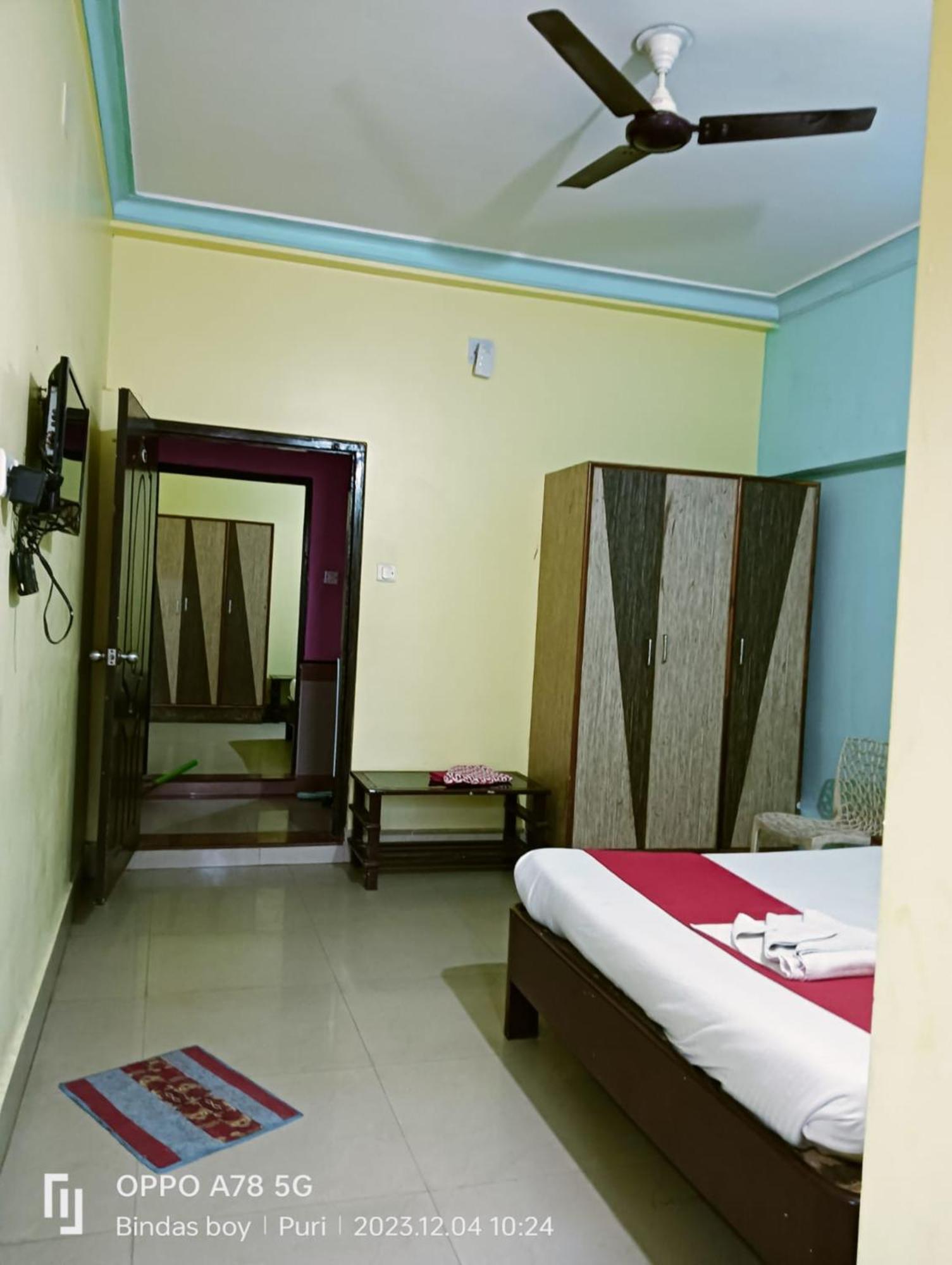 Hotel D2 Holiday Inn -Near Niladri Sea Beach - Puri - Official Verified Exteriér fotografie